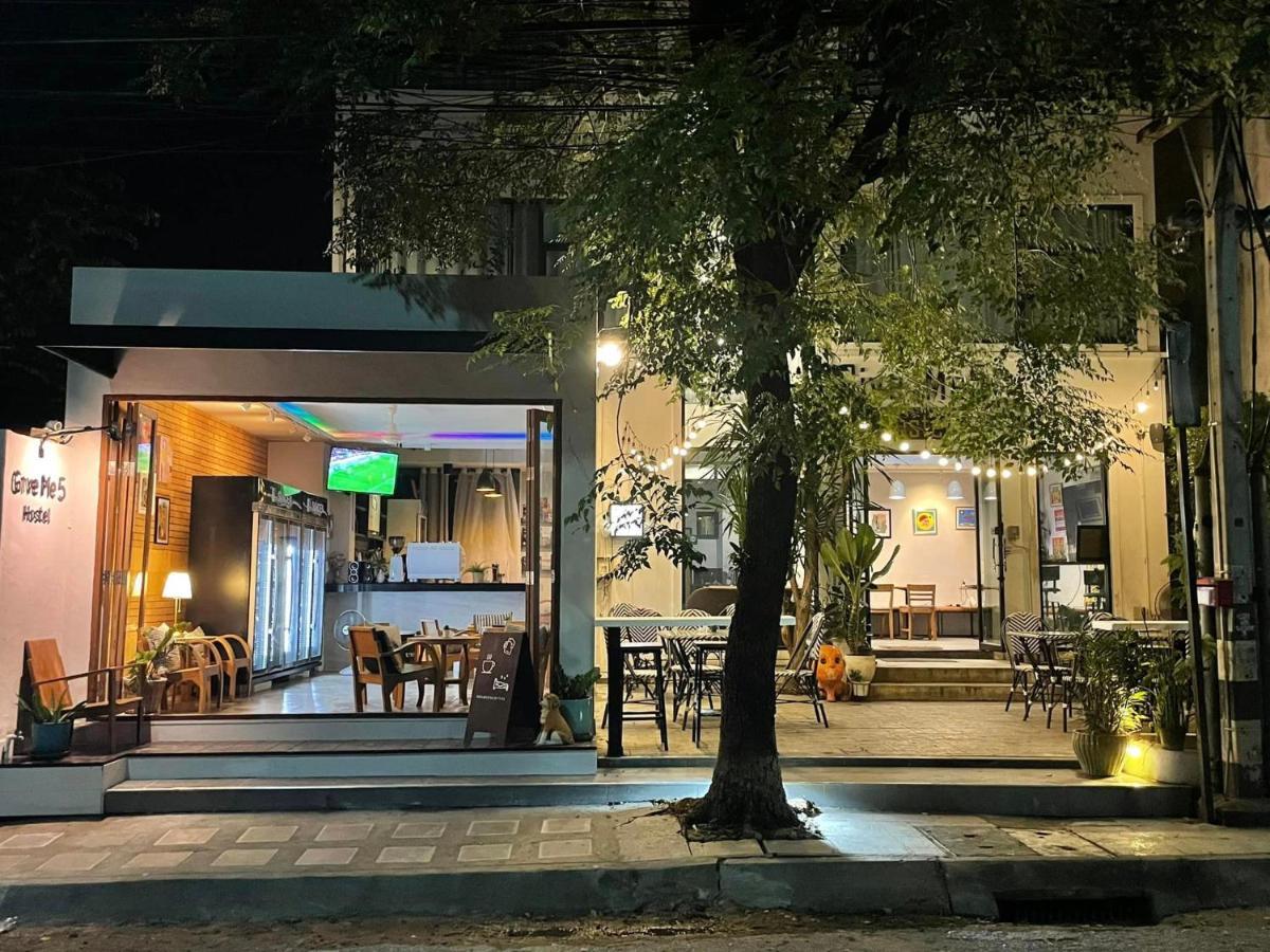 Give Me 5 Hostel Chiang Mai Zewnętrze zdjęcie