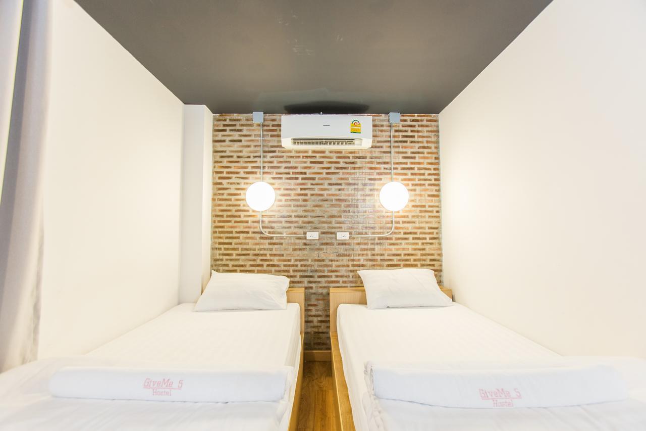 Give Me 5 Hostel Chiang Mai Zewnętrze zdjęcie